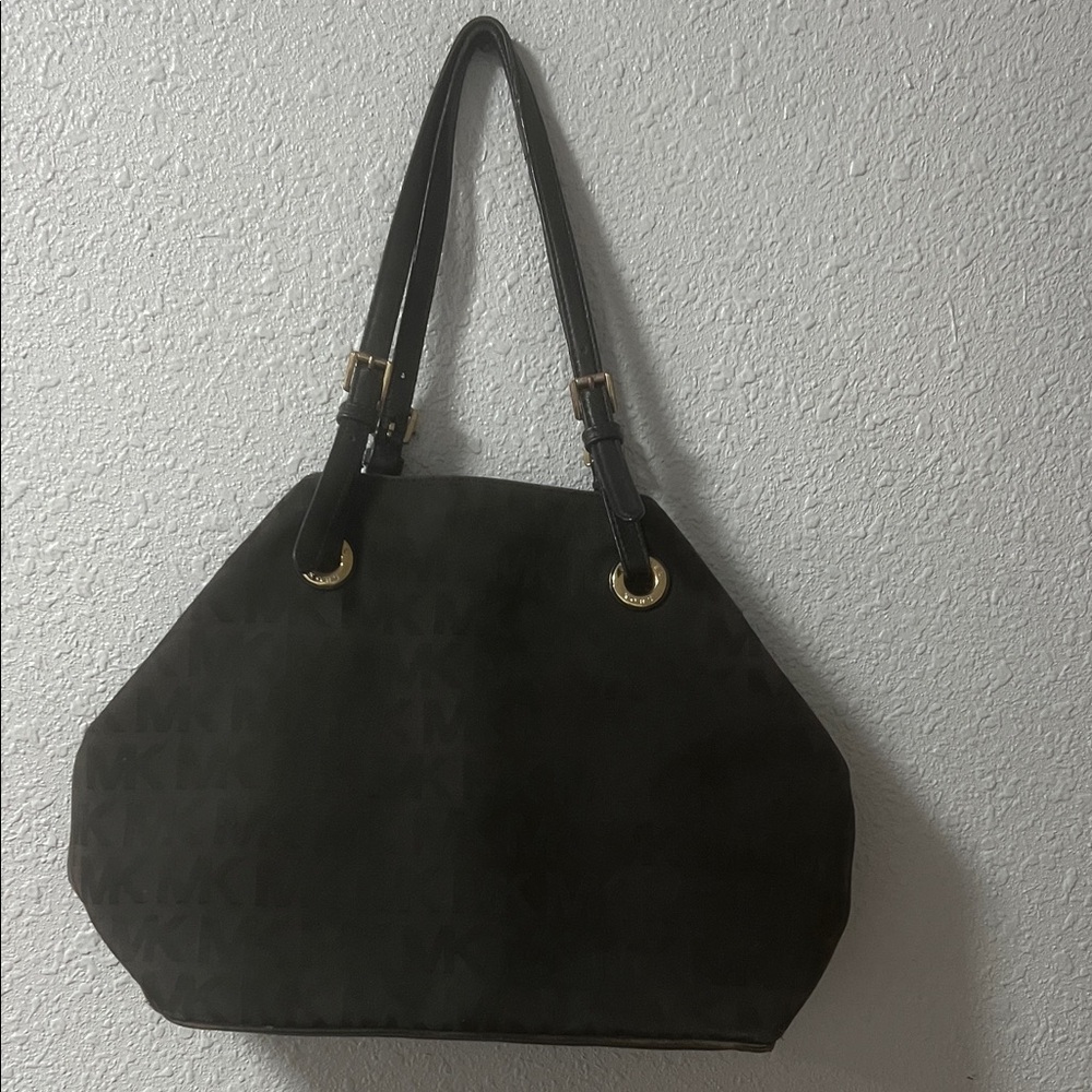 Michael Kors Elegant Black Shoulder Bag